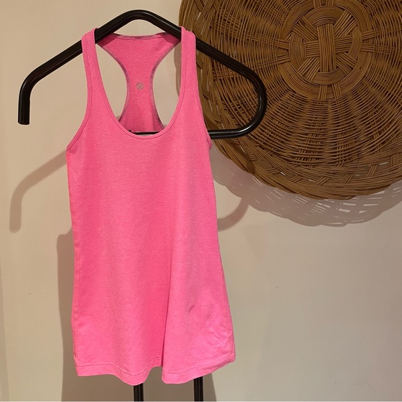 🔥5/$20🔥Lululemon Racer Back Tank Pink Bust 13.5” Size 6? 8? - Picture 1 of 3